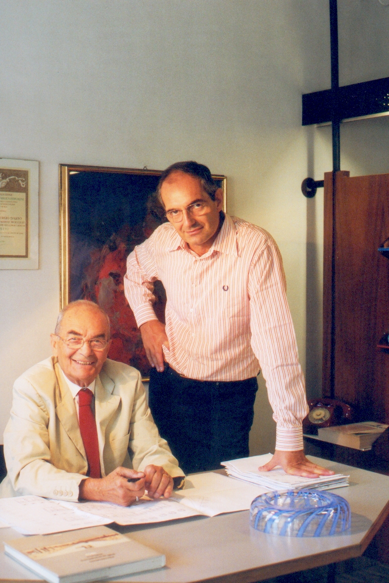 Arch. Giorgio Campanini con il figlio Paolo nel loro Studio.jpg